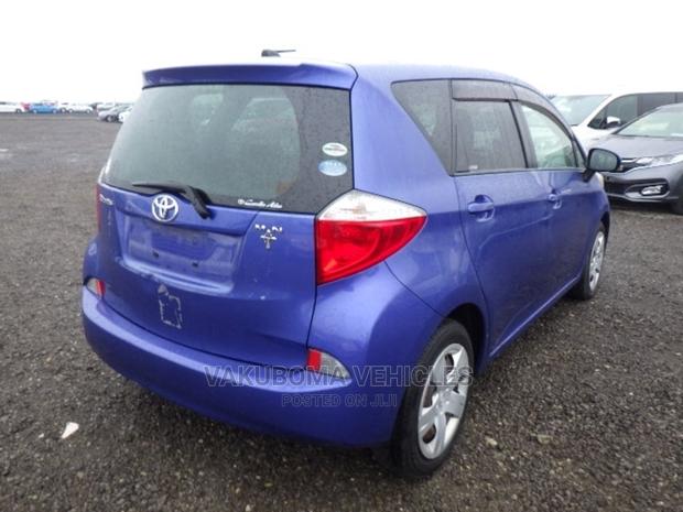 Toyota Ractis 2011 Blue