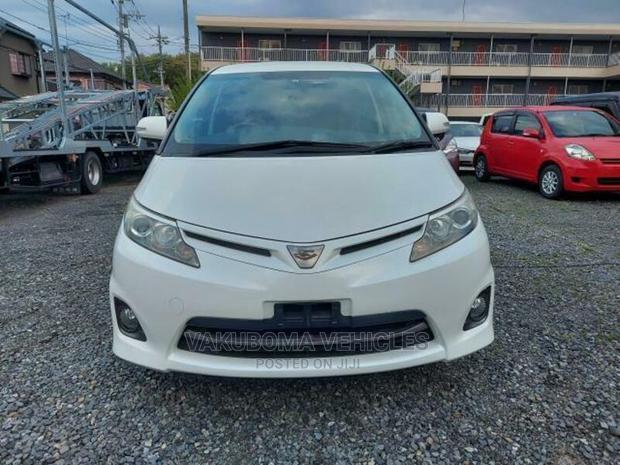 Toyota Estima 2009 White