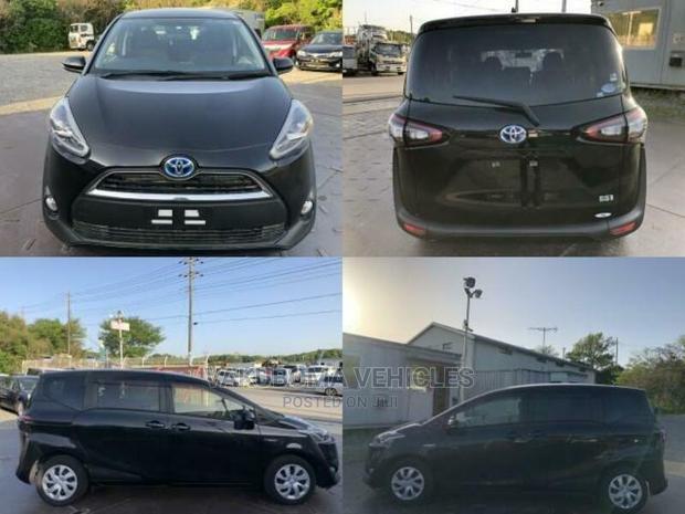 Toyota Sienta 2017 Black
