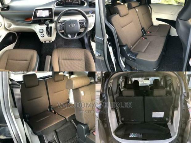 Toyota Sienta 2017 Black