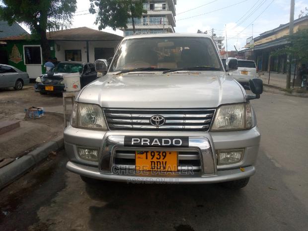 Toyota Land Cruiser 100 4.7 Executive 2006 Silver