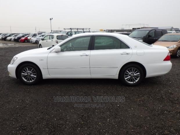 Toyota Crown 2007 White