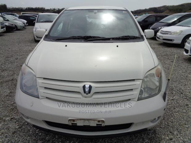 Toyota IST 2002 White