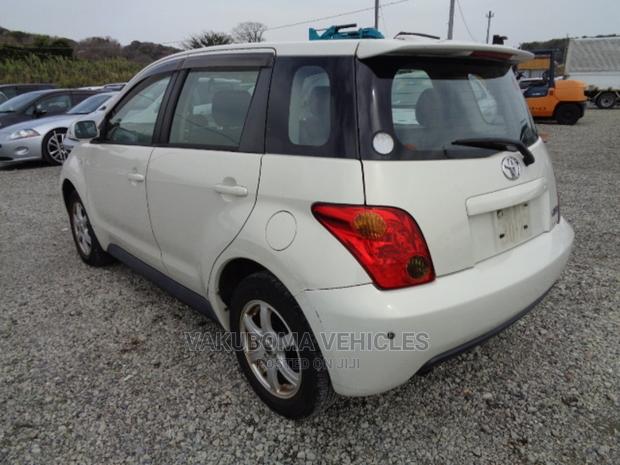 Toyota IST 2002 White
