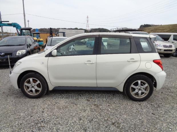 Toyota IST 2002 White