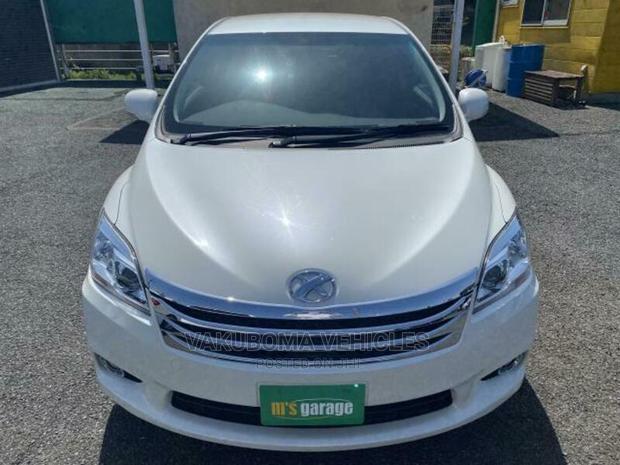 Toyota Mark X Zio 2010 Pearl
