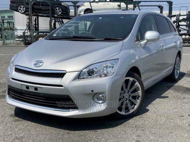 Toyota Mark X Zio 2011 Silver