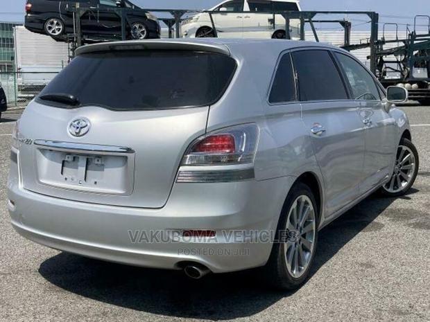 Toyota Mark X Zio 2011 Silver