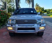 Toyota Land Cruiser 100 4.2 TD 2005 Gray for sale