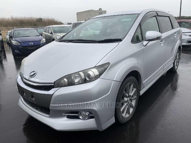 Toyota Wish 2013 Silver