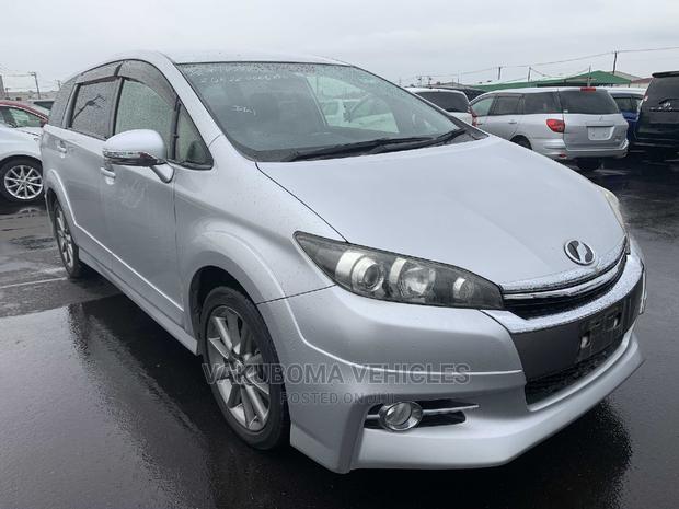 Toyota Wish 2013 Silver