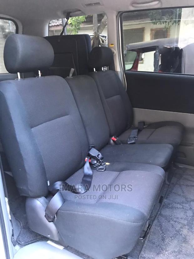Toyota Noah 2005 White