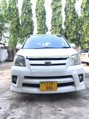 Toyota Noah 2005 White for sale