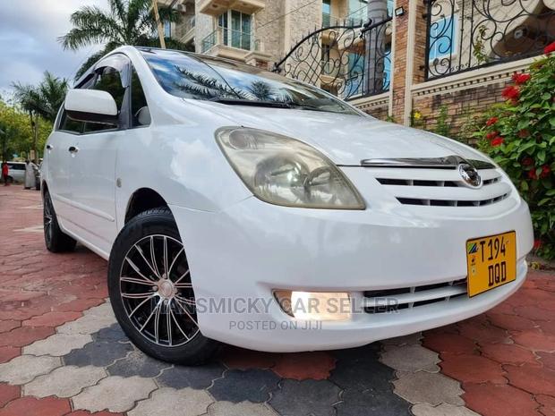 Toyota Corolla Spacio 2004 White