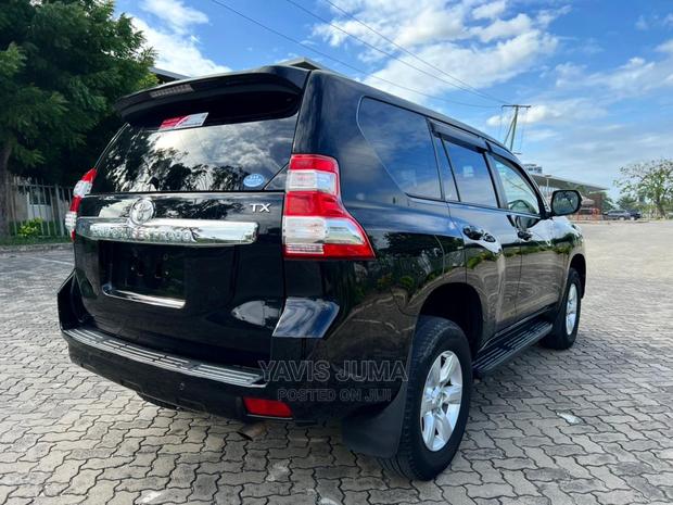 Toyota Land Cruiser Prado 2016 Black