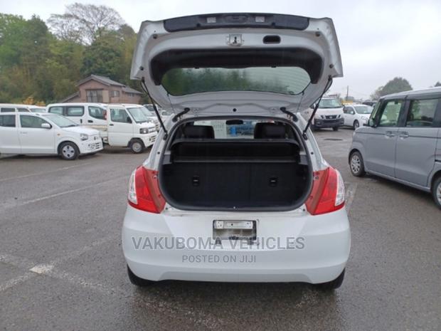 Suzuki Swift 2015 Pearl
