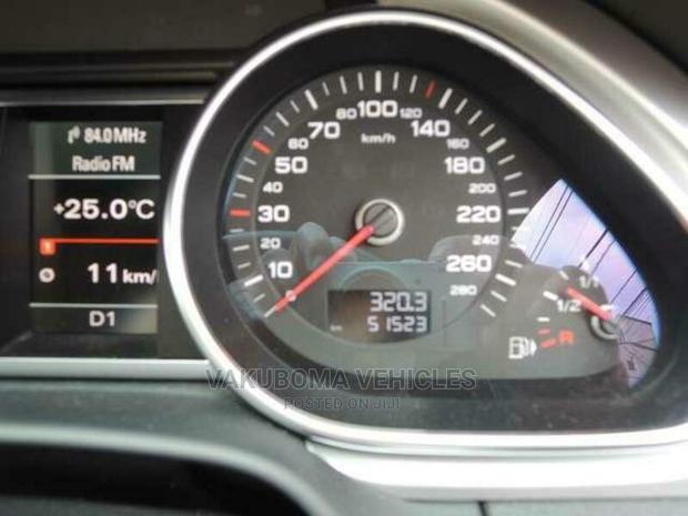 Audi Q7 2012 Pearl