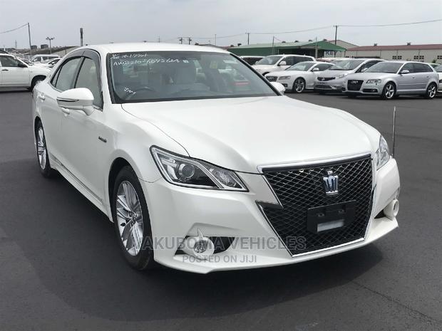 Toyota Crown Majesta 2015 Pearl
