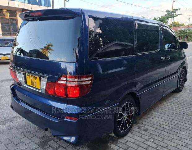 Toyota Alphard 2004 Blue