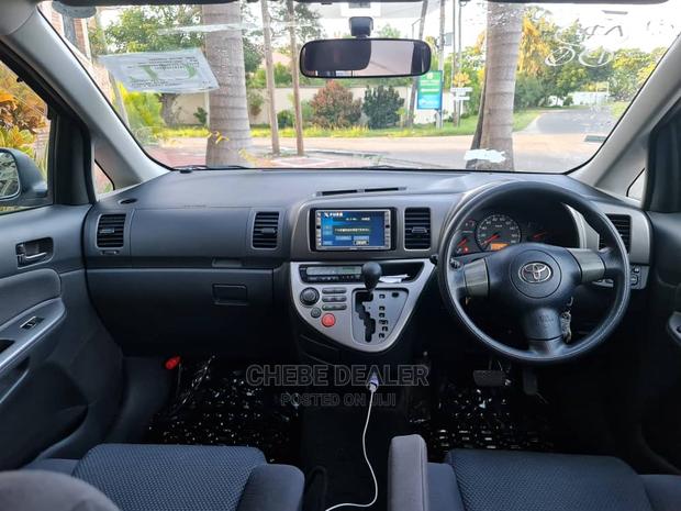 Toyota Wish 2005 Silver