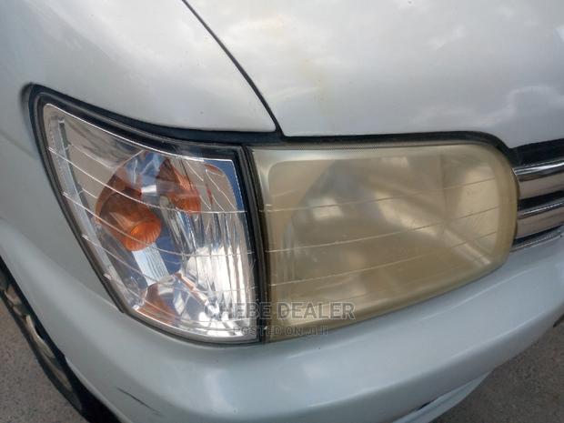 Toyota Noah 2.0 AWD (8 Seater) 2003 Off White