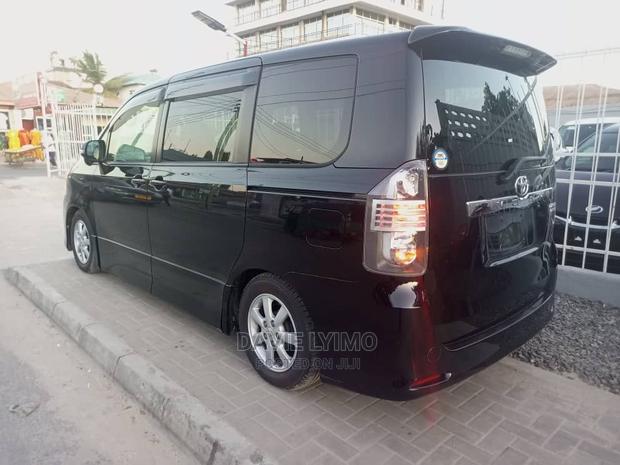 Toyota Noah 2007 Black