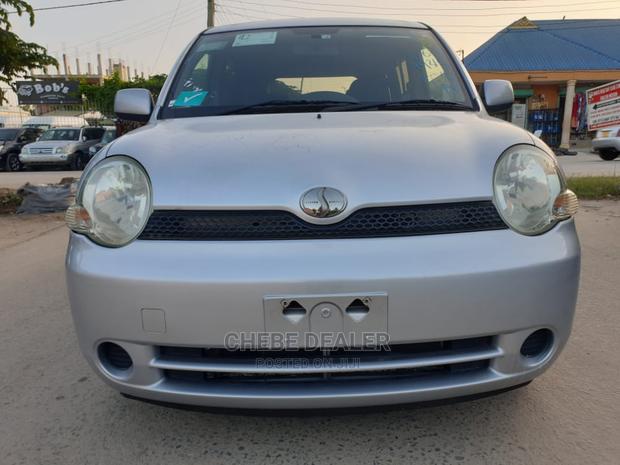 Toyota Sienta 1.5 AWD 2004 Silver