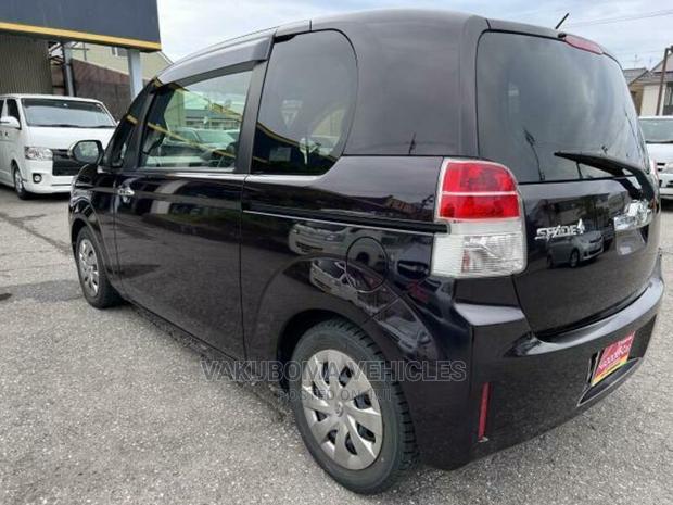 Toyota Spade 2015 Black