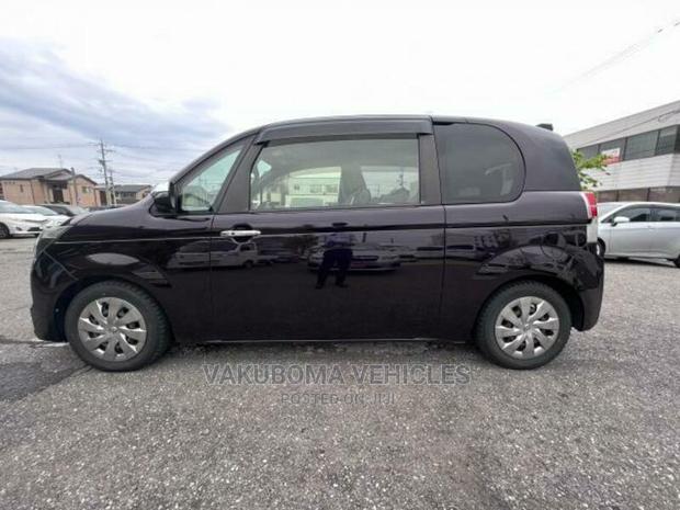 Toyota Spade 2015 Black