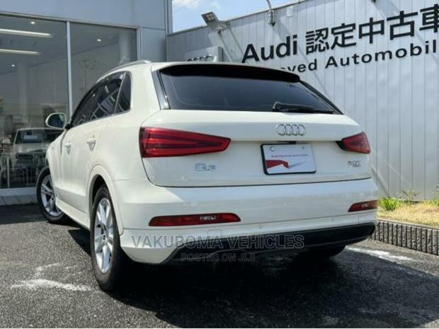 Audi Q3 2013 Pearl