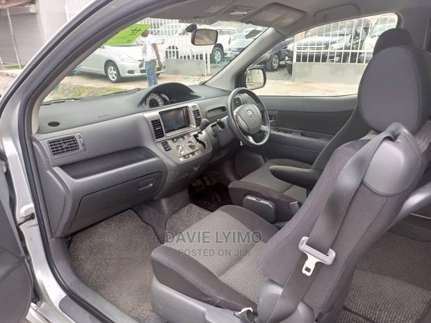 Toyota Raum 2007 Silver