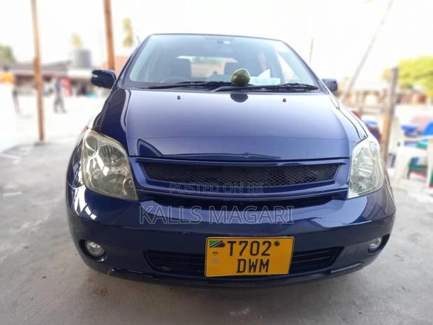 Toyota IST 2003 Blue