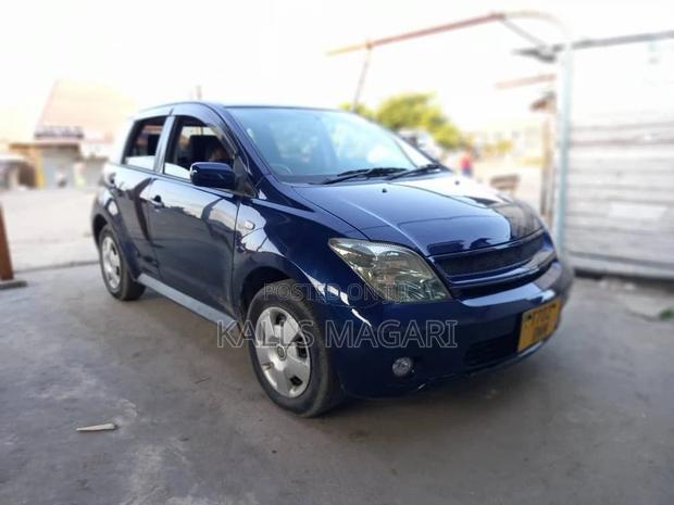 Toyota IST 2003 Blue