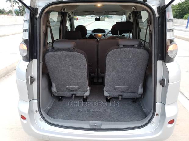 Toyota Sienta 1.5 AWD 2009 Silver