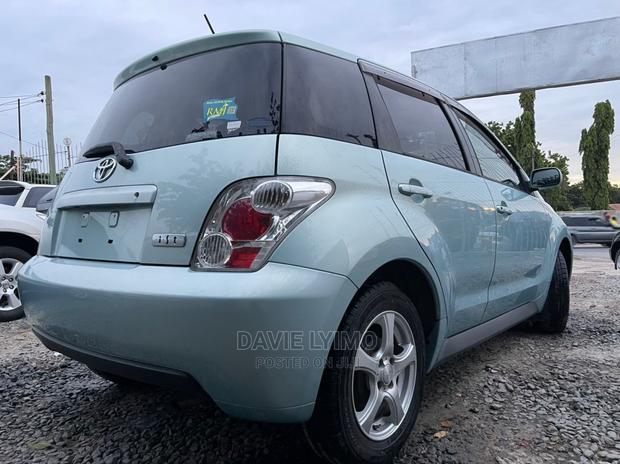 Toyota IST 2005 Blue