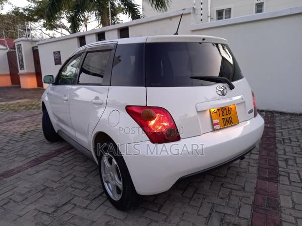 Toyota IST 2002 White