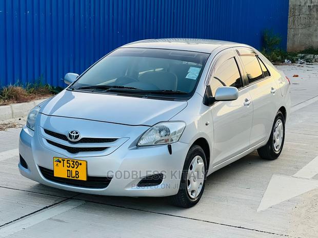 Toyota Belta 2006 Silver