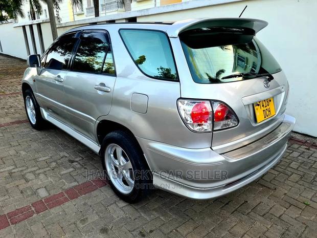 Toyota Harrier 2002 Silver