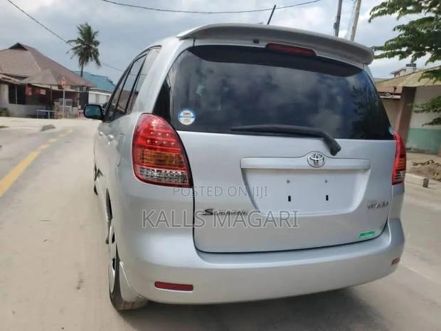 Toyota Corolla Spacio 2004 Silver