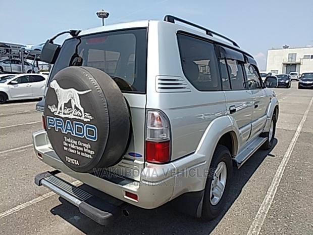 Toyota Land Cruiser Prado 2001 Silver