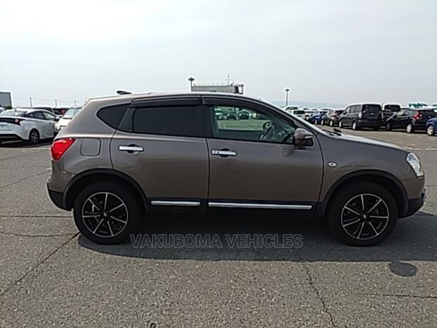 Nissan Dualis 2013 Brown