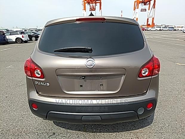 Nissan Dualis 2013 Brown