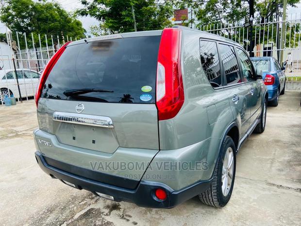 Nissan X-Trail 2010 Green