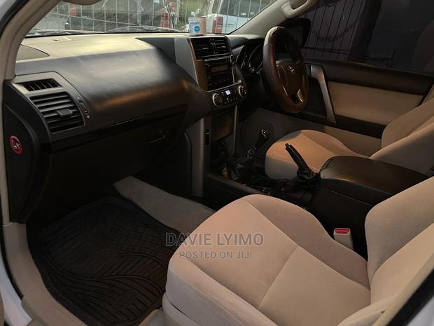 Toyota Land Cruiser 2011 Pearl