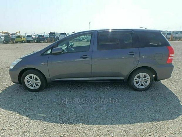 Toyota Wish 2004 Gray