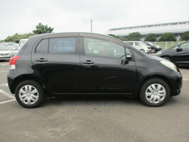 Toyota Vitz 1.3 FWD 5dr 2010 Black