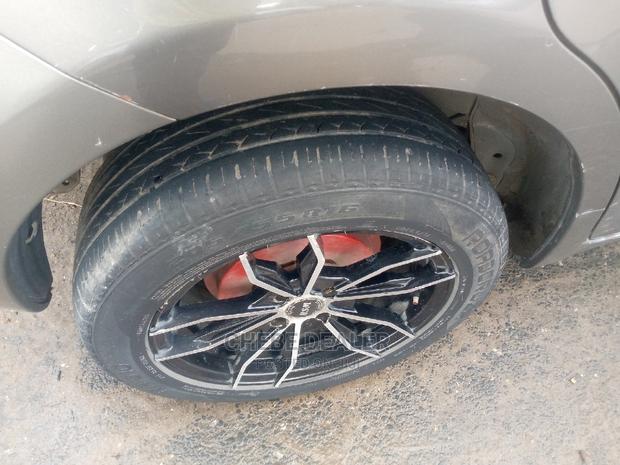 Toyota Ractis 1.3 FWD 2005 Gray