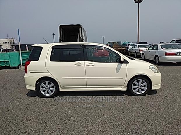 Toyota Raum 2003 Pearl