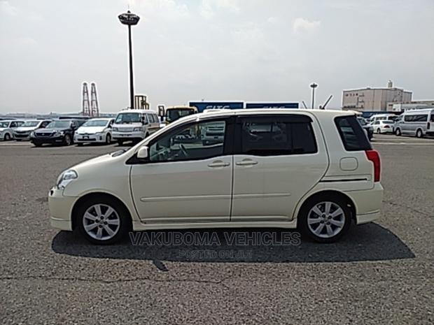 Toyota Raum 2003 Pearl