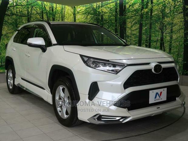 Toyota RAV4 2019 White